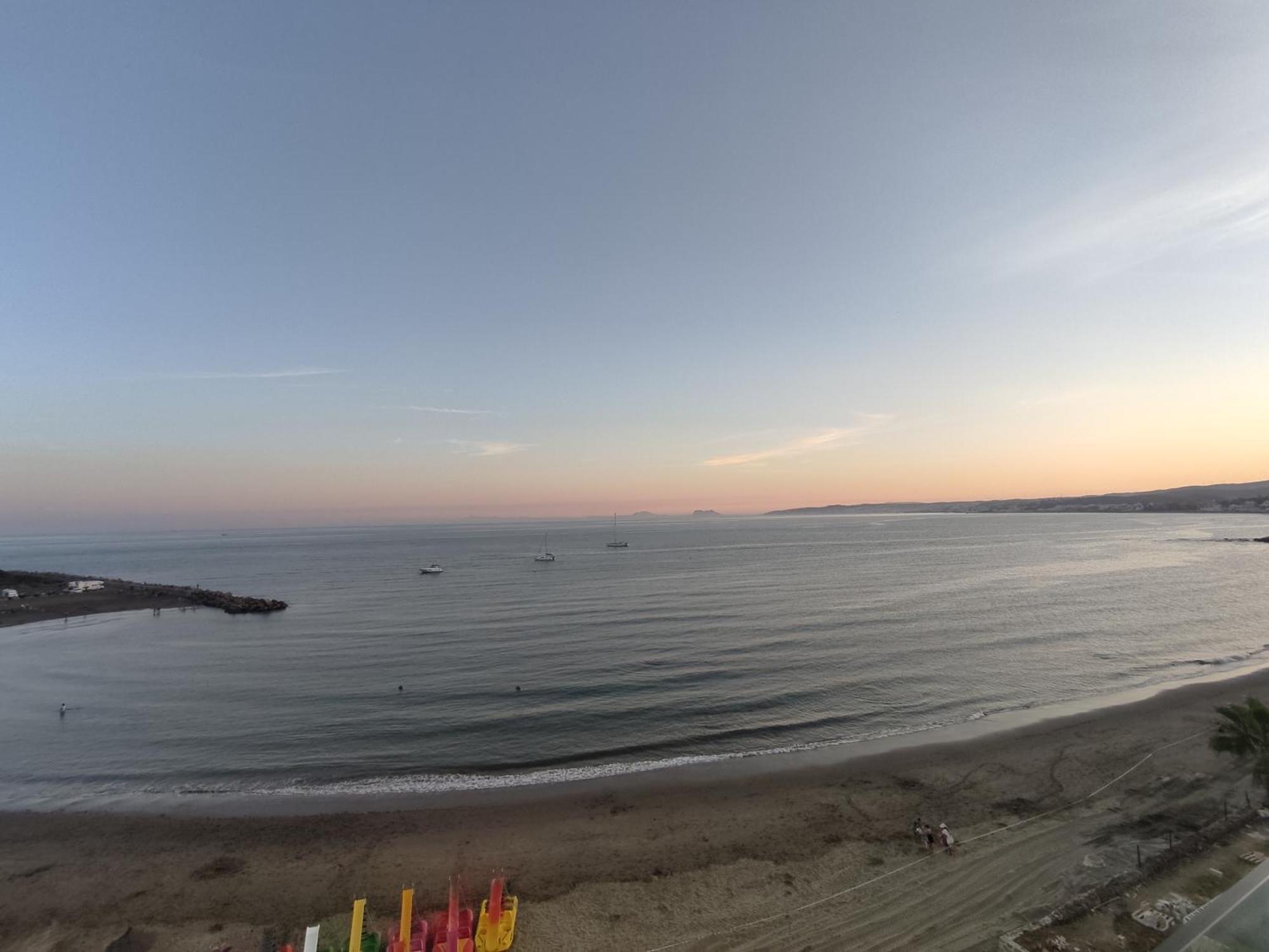 Front Sea View Penthouse Apartment Естепона Екстериор снимка