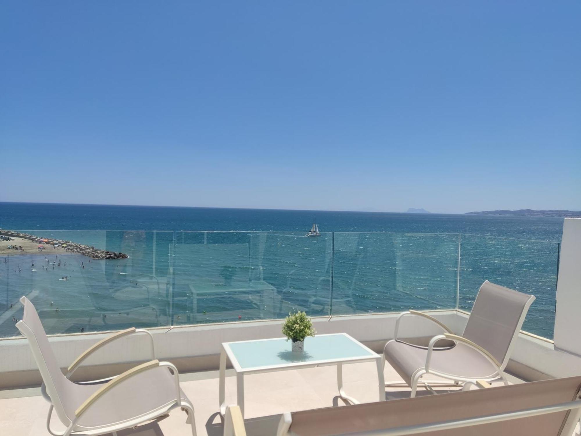 Front Sea View Penthouse Apartment Естепона Екстериор снимка